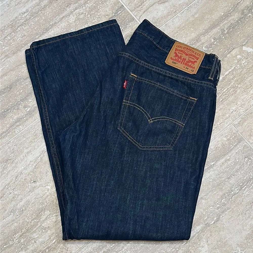 NWOT Levi’s 569’s dark denim 34 x 32